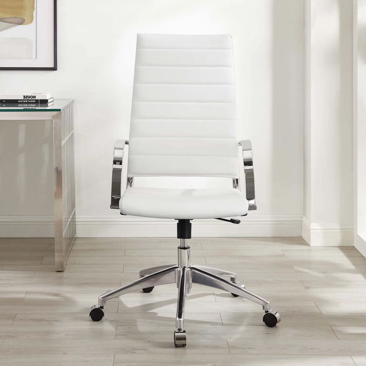 White Faux Leather High Back Chair Z465