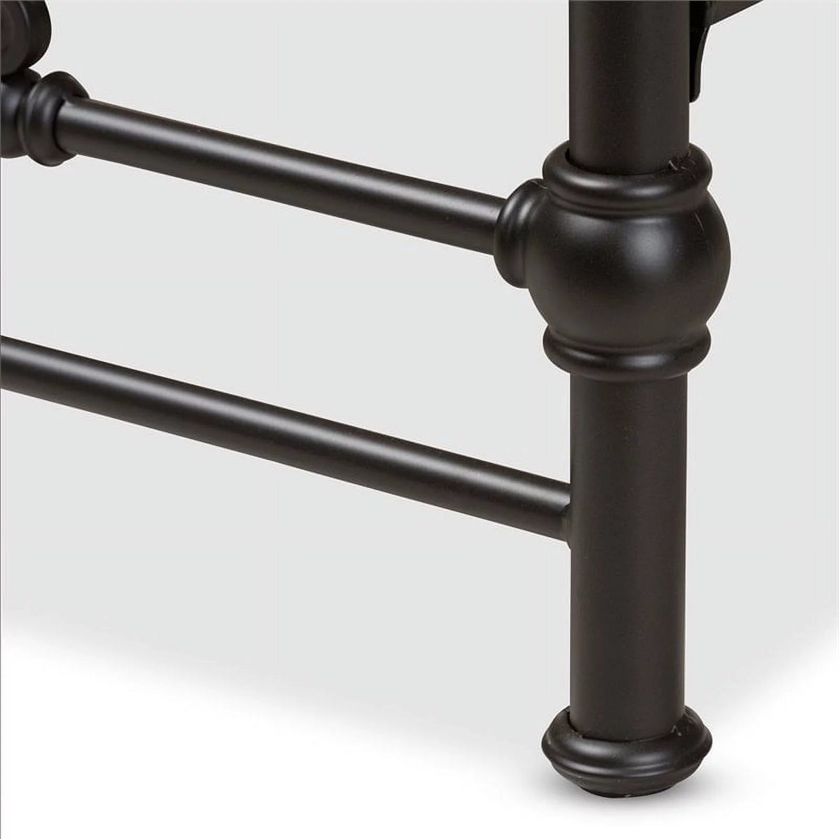Queen Bed in Black K656010