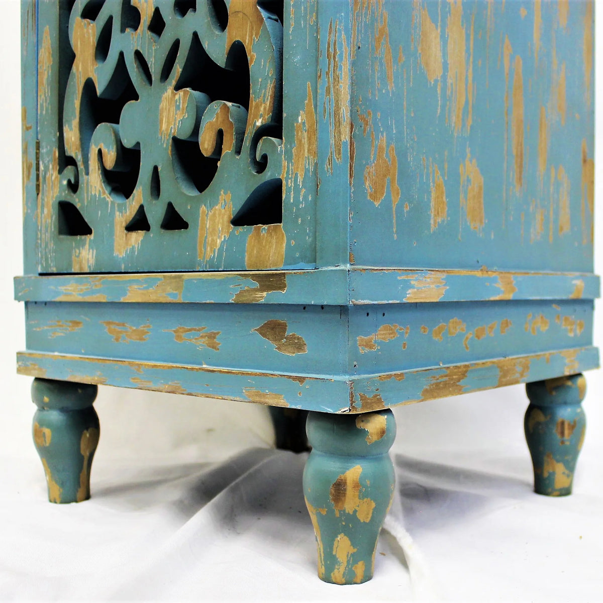 Teal Wooden End Table with Carved Legs O599650