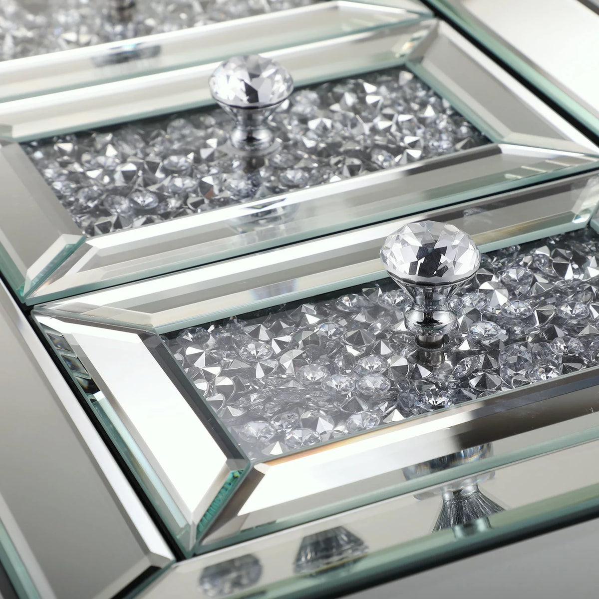 Mirrored Nightstand with 3 Drawers I40277