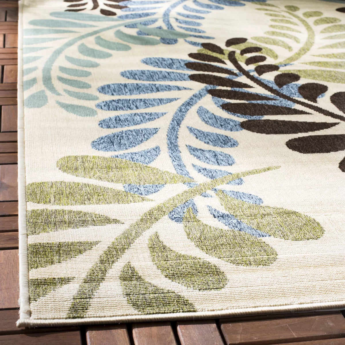 Cream Aqua Floral Indoor/Outdoor Area Rug X62352