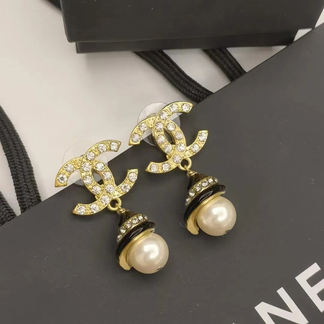 Earrings A673